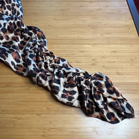 EUC Caroline Constas- Evelyn Leopard Print Long Sleeve Dress. Size M - Picture 13 of 13